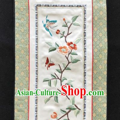 Chinese National Embroidered Flower Butterfly Paintings Traditional Handmade Embroidery Decorative White Silk Picture Craft
