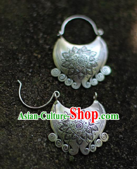 Chinese Handmade Silver Carving Ear Accessories Traditional Ethnic Earrings for Women Chinese Handmade Silver Carving Ear Accessories Traditional Ethnic Earrings for Women