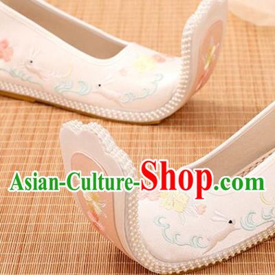 Chinese Ancient Princess Beige Satin Embroidered Shoes Court Women Shoes Handmade Palace Lady Shoes Embroidery Rabbit Shoes