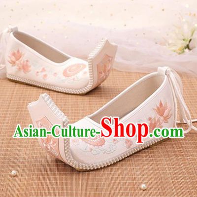 Chinese Ancient Court Women Pearls Shoes White Embroidered Shoes Princess Satin Shoes Handmade Shoes Embroidery Lotus Palace Lady Shoes