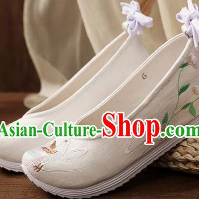 Chinese Ming Dynasty Palace Lady White Cloth Shoes Ancient Princess Embroidery Shoes Traditional Embroidered Shoes Handmade Hanfu Shoes