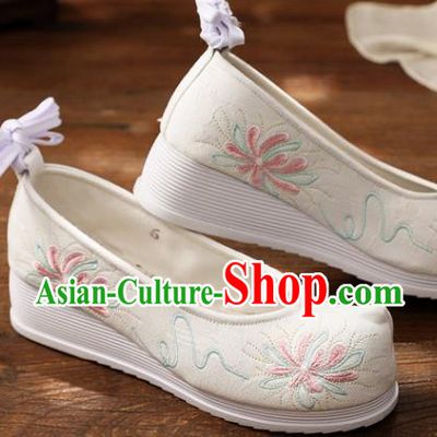 Chinese Traditional National Shoes White Cloth Shoes Embroidered Shoes Hanfu Shoes Women Shoes Handmade Wedges Heel Shoes