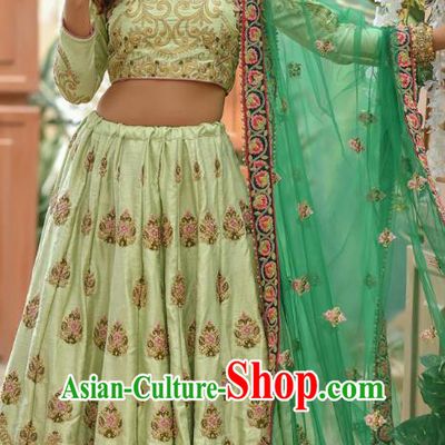 Asian India National Wedding Lehenga Costumes Asia Indian Bride Traditional Light Green Silk Blouse and Embroidered Skirt Sari for Women