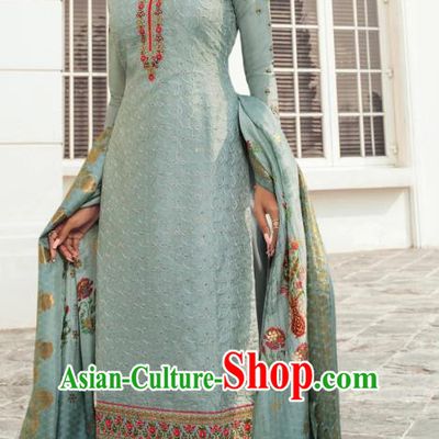 Asian India Traditional Costumes Asia Indian National Festival Punjab Suits Light Grey Silk Long Blouse Shawl and Loose Pants Complete Set