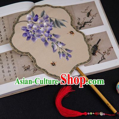 China Handmade Ancient Noble Lady Palace Fan Traditional Embroidered Wisteria Fan Classical Hanfu Beige Silk Fan