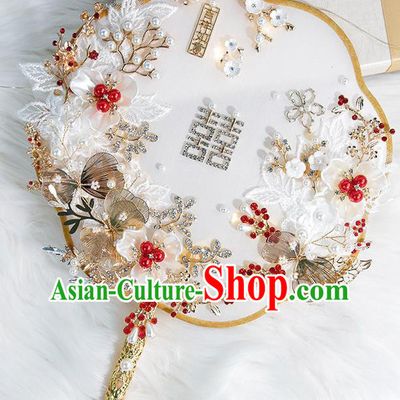 China Classical Wedding Circular Fan Traditional Handmade Shell Flowers Palace Fan
