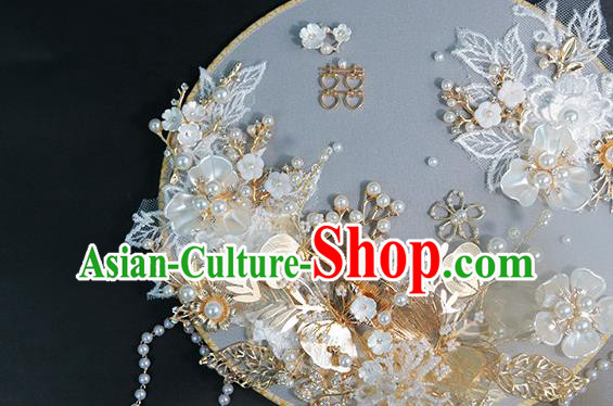 China Traditional Handmade Shell Flowers Palace Fan Classical Wedding Circular Fan China Traditional Handmade Shell Flowers Palace Fan Classical Wedding Circular Fan
