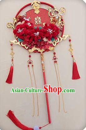 China Traditional Red Velvet Chrysanthemum Fan Handmade Palace Fan Classical Wedding Tassel Circular Fan China Traditional Red Velvet Chrysanthemum Fan Handmade Palace Fan Classical Wedding Tassel Circular Fan