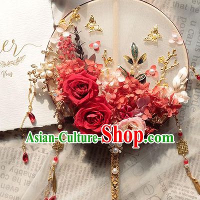 China Classical Dance Circular Fan Handmade Wedding Red Rose Palace Fan Traditional Bride Pearls Fan