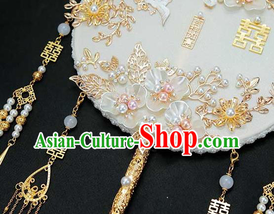 China Handmade Wedding White Palace Fan Classical Dance Fan Traditional Bride Shell Flowers Fan China Handmade Wedding White Palace Fan Classical Dance Fan Traditional Bride Shell Flowers Fan