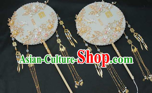 China Handmade Wedding White Palace Fan Classical Dance Fan Traditional Bride Shell Flowers Fan China Handmade Wedding White Palace Fan Classical Dance Fan Traditional Bride Shell Flowers Fan