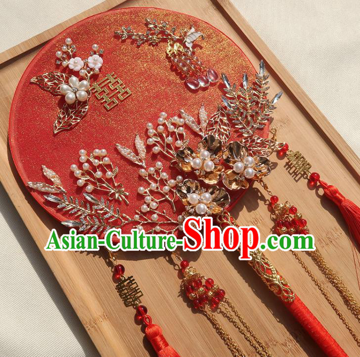 China Handmade Bride Palace Fan Traditional Wedding Circular Fan Classical Dance Red Silk Fan China Handmade Bride Palace Fan Traditional Wedding Circular Fan Classical Dance Red Silk Fan