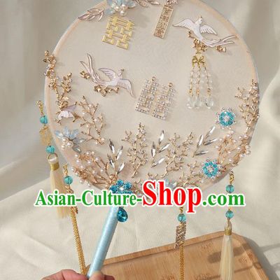 China Bride Blue Crystal Palace Fan Traditional Wedding Tassel Circular Fan Handmade Hanfu Beige Silk Fan