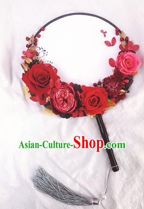 China Traditional Wedding Red Roses Fan Handmade Bride Palace Fan Classical Dance Circular Fan China Traditional Wedding Red Roses Fan Handmade Bride Palace Fan Classical Dance Circular Fan