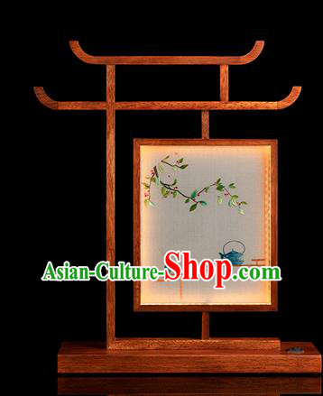 Chinese Traditional Hunan Embroidery Table Screen Handmade Merbau Desk Lamp Chinese Traditional Hunan Embroidery Table Screen Handmade Merbau Desk Lamp