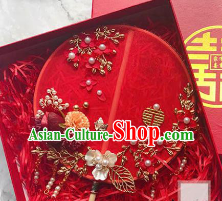 China Traditional Red Silk Hanfu Fan Bride Palace Fan Handmade Wedding Rose Circular Fan China Traditional Red Silk Hanfu Fan Bride Palace Fan Handmade Wedding Rose Circular Fan