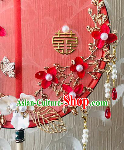 China Traditional Red Silk Hanfu Fan Bride Palace Fan Handmade Wedding Rose Circular Fan China Traditional Red Silk Hanfu Fan Bride Palace Fan Handmade Wedding Rose Circular Fan