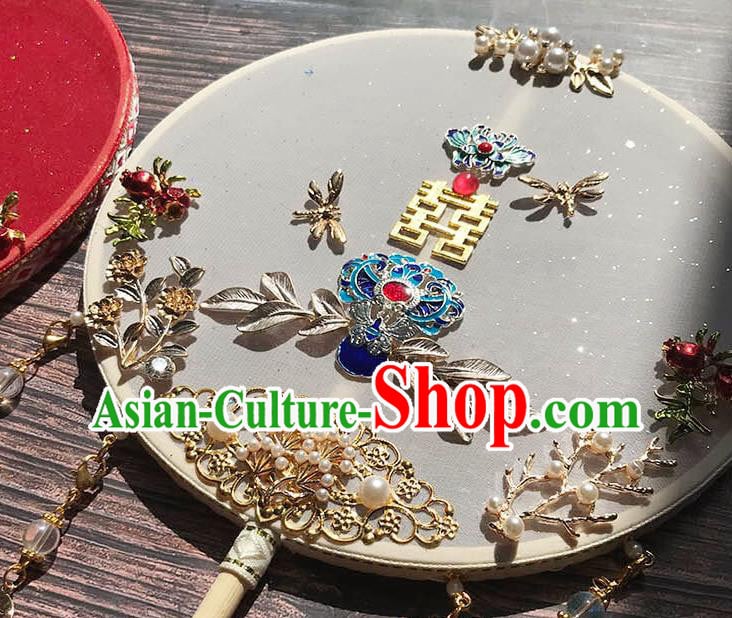 China Traditional White Silk Fan Wedding Circular Fan Handmade Blueing Palace Fan China Traditional White Silk Fan Wedding Circular Fan Handmade Blueing Palace Fan