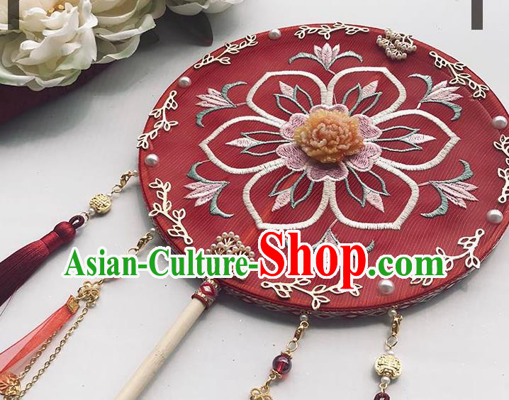 China Traditional Tang Dynasty Red Silk Fan Handmade Palace Fan Wedding Embroidered Circular Fan China Traditional Tang Dynasty Red Silk Fan Handmade Palace Fan Wedding Embroidered Circular Fan