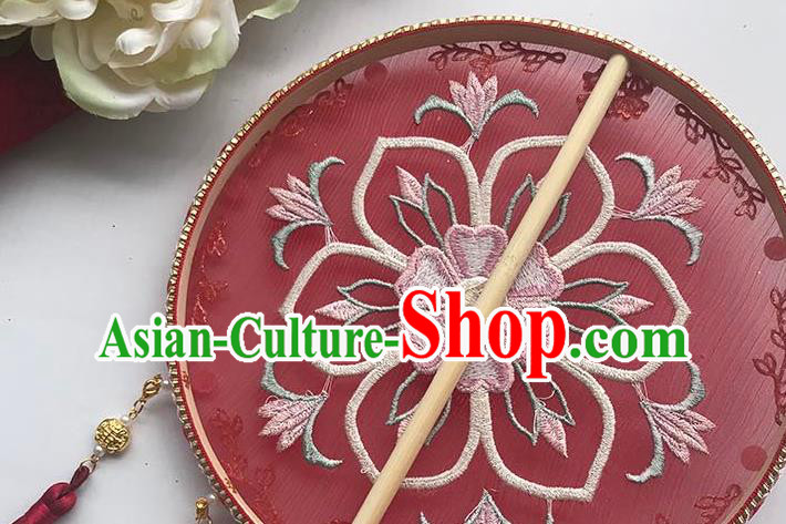 China Traditional Tang Dynasty Red Silk Fan Handmade Palace Fan Wedding Embroidered Circular Fan China Traditional Tang Dynasty Red Silk Fan Handmade Palace Fan Wedding Embroidered Circular Fan