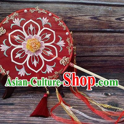 China Traditional Tang Dynasty Red Silk Fan Handmade Palace Fan Wedding Embroidered Circular Fan
