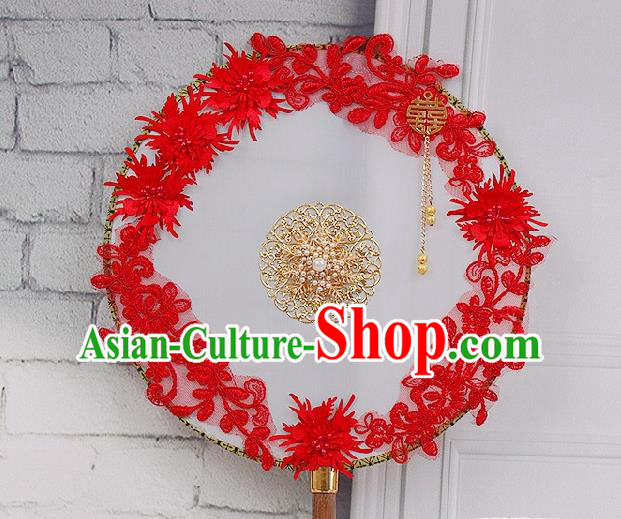 China Traditional Bride Circular Fan Wedding Silk Fan Handmade Red Lace Flowers Palace Fan China Traditional Bride Circular Fan Wedding Silk Fan Handmade Red Lace Flowers Palace Fan