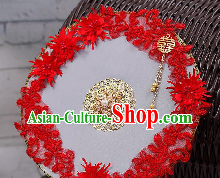 China Traditional Bride Circular Fan Wedding Silk Fan Handmade Red Lace Flowers Palace Fan China Traditional Bride Circular Fan Wedding Silk Fan Handmade Red Lace Flowers Palace Fan