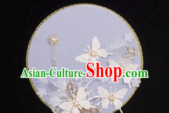 China Handmade White Butterfly Palace Fan Traditional Bride Circular Fan Wedding Silk Fan China Handmade White Butterfly Palace Fan Traditional Bride Circular Fan Wedding Silk Fan