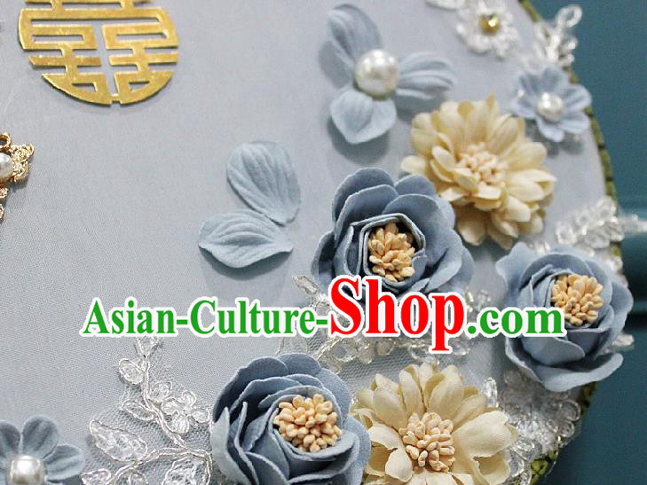 China Handmade Blue Roses Palace Fan Traditional Wedding Silk Fan Bride Circular Fan China Handmade Blue Roses Palace Fan Traditional Wedding Silk Fan Bride Circular Fan