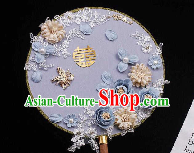 China Handmade Blue Roses Palace Fan Traditional Wedding Silk Fan Bride Circular Fan China Handmade Blue Roses Palace Fan Traditional Wedding Silk Fan Bride Circular Fan