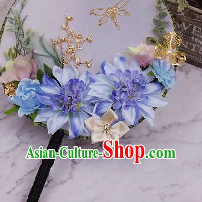 China Handmade Wedding Palace Fan Bride Blue Flowers Circular Fan Traditional Xiuhe Suit Silk Fan
