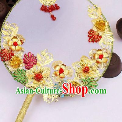 China Bride Golden Flowers Circular Fan Traditional Xiuhe Suit Silk Fan Handmade Wedding Palace Fan