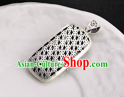 Handmade China Classical Cheongsam Silver Necklace Jewelry Carving Lotus Pendant Accessories Handmade China Classical Cheongsam Silver Necklace Jewelry Carving Lotus Pendant Accessories