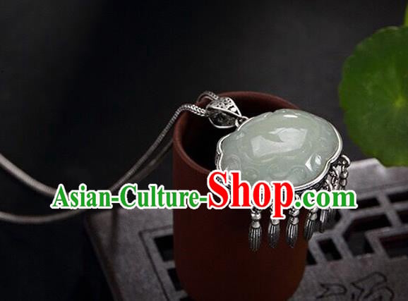Handmade China Cheongsam Pendant Accessories Silver Longevity Lock Classical Jade Necklace Jewelry Handmade China Cheongsam Pendant Accessories Silver Longevity Lock Classical Jade Necklace Jewelry