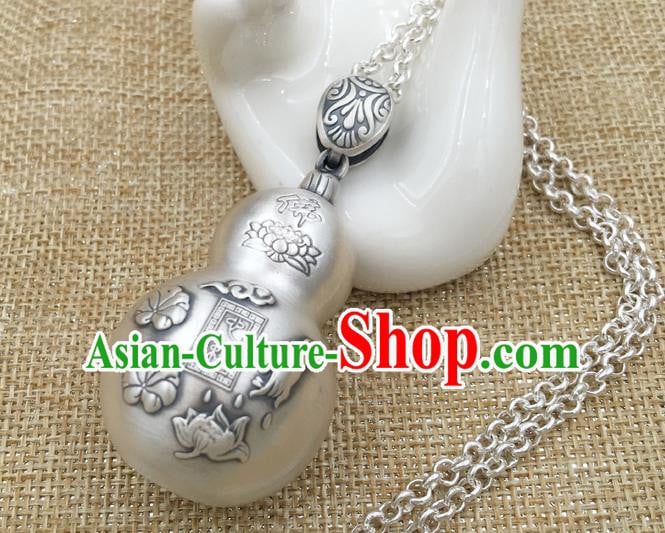 Handmade China Cheongsam Carving Lotus Pendant Accessories Classical Silver Gourd Necklace Jewelry Handmade China Cheongsam Carving Lotus Pendant Accessories Classical Silver Gourd Necklace Jewelry