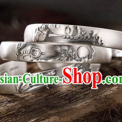 China Handmade Silver Carving Lotus Bracelet Traditional Wristlet Jewelry
