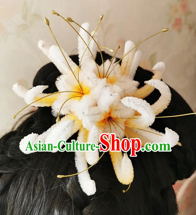 China Handmade Manjusaka Hair Stick Traditional Hanfu Yellow Velvet Hairpin China Handmade Manjusaka Hair Stick Traditional Hanfu Yellow Velvet Hairpin