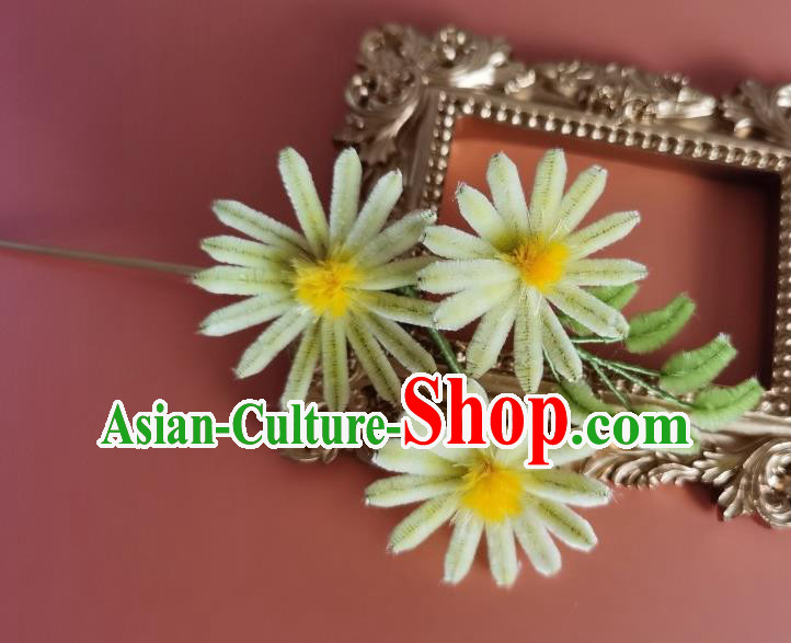 China Ancient Hanfu Velvet Daisy Hairpin Traditional Handmade Hair Accessories China Ancient Hanfu Velvet Daisy Hairpin Traditional Handmade Hair Accessories