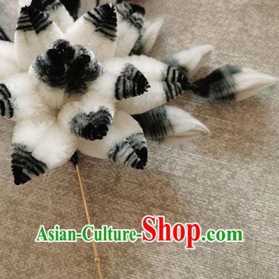 Handmade China Classical White Velvet Brooch Traditional Cheongsam Accessories