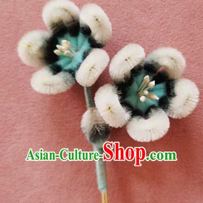 China Classical Hanfu Flowers Hair Stick Traditional Ancient Court Lady White Velvet Plum Blossom Hairpin