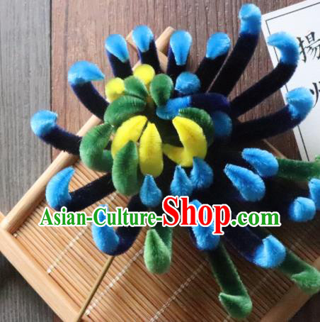 China Classical Hanfu Green Hair Stick Traditional Ancient Court Lady Velvet Chrysanthemum Hairpin China Classical Hanfu Green Hair Stick Traditional Ancient Court Lady Velvet Chrysanthemum Hairpin