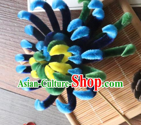 China Classical Hanfu Green Hair Stick Traditional Ancient Court Lady Velvet Chrysanthemum Hairpin China Classical Hanfu Green Hair Stick Traditional Ancient Court Lady Velvet Chrysanthemum Hairpin