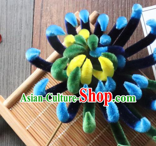 China Classical Hanfu Green Hair Stick Traditional Ancient Court Lady Velvet Chrysanthemum Hairpin China Classical Hanfu Green Hair Stick Traditional Ancient Court Lady Velvet Chrysanthemum Hairpin