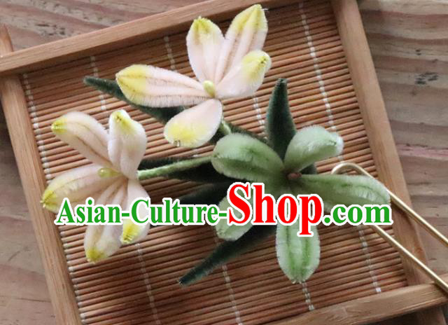China Traditional Ancient Court Lady Hair Stick Classical Hanfu Green Velvet Orchids Hairpin China Traditional Ancient Court Lady Hair Stick Classical Hanfu Green Velvet Orchids Hairpin