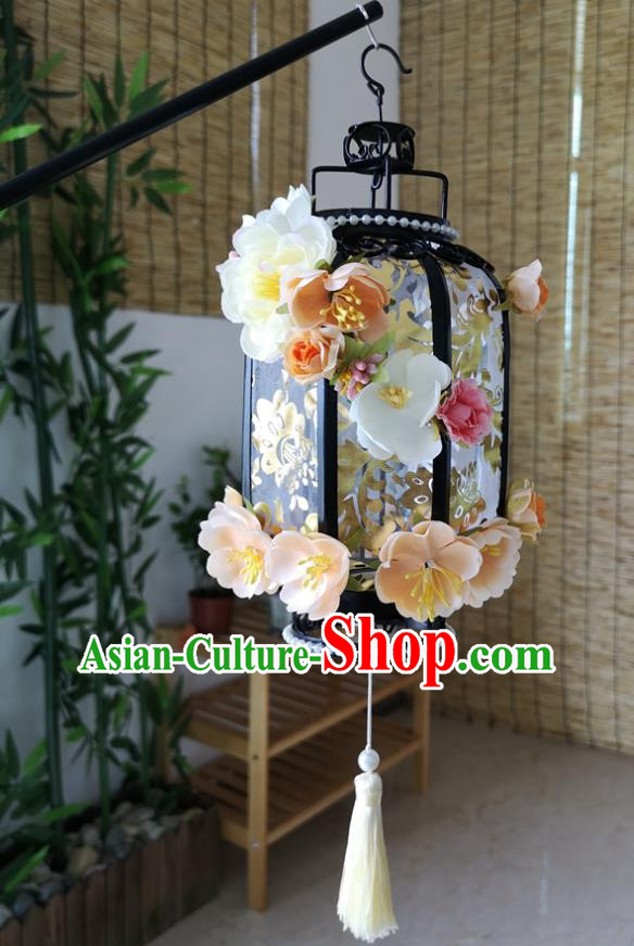 Handmade Chinese Spring Festival Lantern Traditional Silk Flowers Portable Lamp Handmade Chinese Spring Festival Lantern Traditional Silk Flowers Portable Lamp