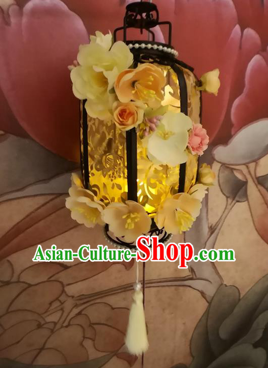 Handmade Chinese Spring Festival Lantern Traditional Silk Flowers Portable Lamp Handmade Chinese Spring Festival Lantern Traditional Silk Flowers Portable Lamp