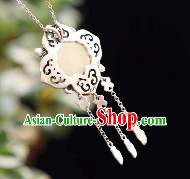 China Classical Cheongsam Silver Tassel Pendant Accessories Traditional Jade Lotus Necklace China Classical Cheongsam Silver Tassel Pendant Accessories Traditional Jade Lotus Necklace
