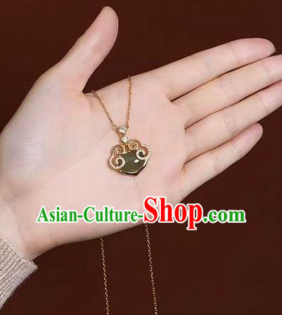 China Classical Cheongsam Accessories Traditional Hetian Jade Necklace China Classical Cheongsam Accessories Traditional Hetian Jade Necklace
