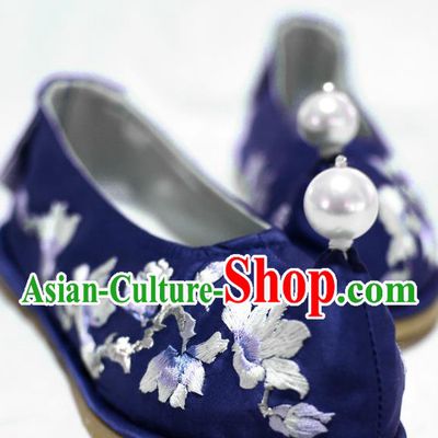 Handmade Chinese Royalblue Satin Shoes Traditional Hanfu Shoes Embroidered Mangnolia Shoes