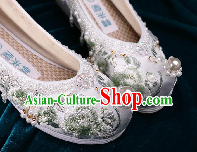 Chinese Traditional Embroidered Peony Shoes Handmade White Shoes Hanfu Pearls Shoes Chinese Traditional Embroidered Peony Shoes Handmade White Shoes Hanfu Pearls Shoes